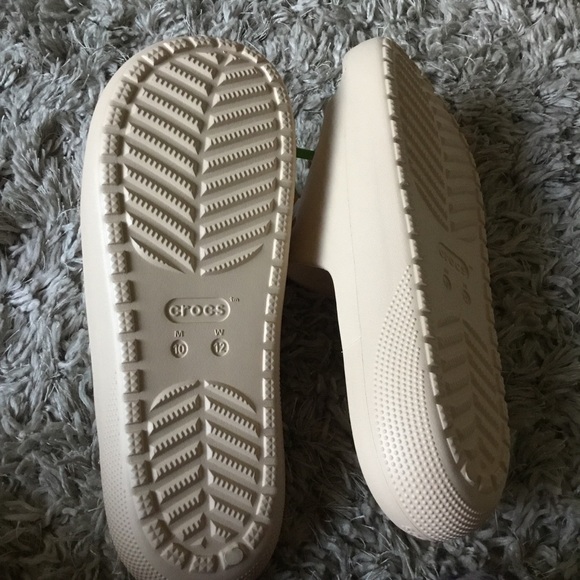 Crocs  Cream Sandals Mens 10 woman’s 12 main image 4